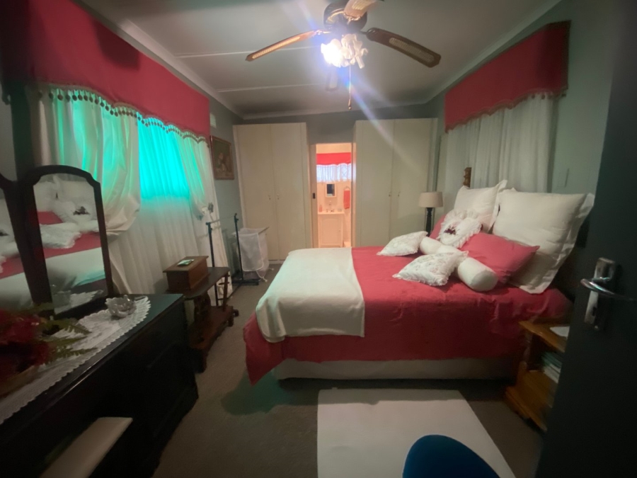 6 Bedroom Property for Sale in Berea Eastern Cape